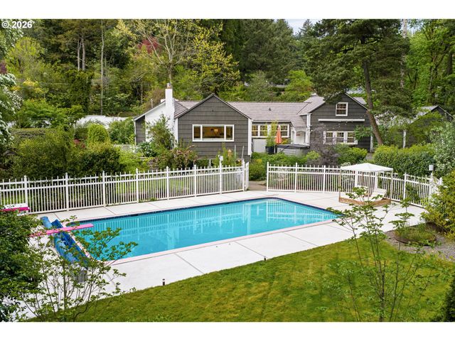 3926 Sw MARTINS Ln, Portland, OR 97239