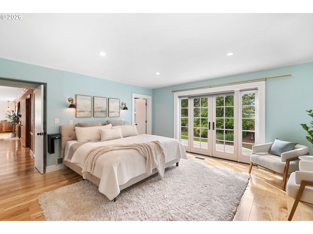 3926 Sw MARTINS Ln, Portland, OR 97239