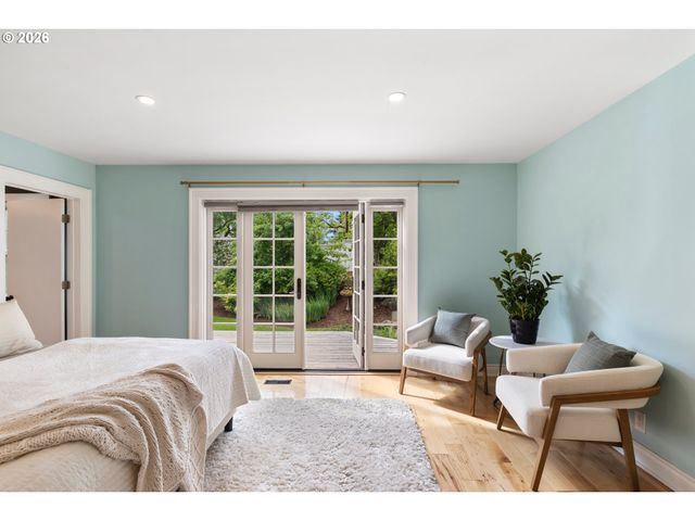 3926 Sw MARTINS Ln, Portland, OR 97239