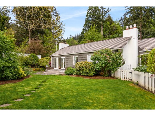 3926 Sw MARTINS Ln, Portland, OR 97239