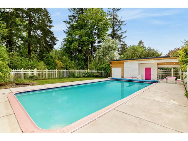3926 Sw MARTINS Ln, Portland, OR 97239