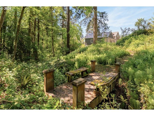 3926 Sw MARTINS Ln, Portland, OR 97239