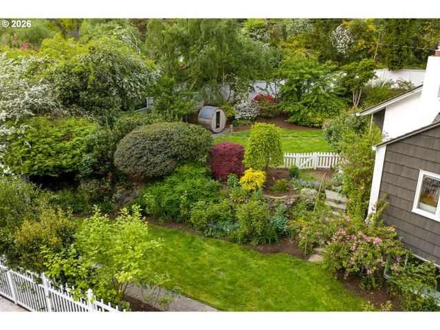 3926 Sw MARTINS Ln, Portland, OR 97239