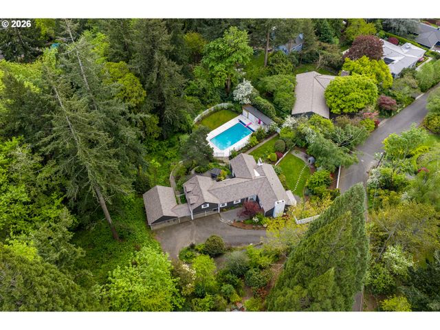 3926 Sw MARTINS Ln, Portland, OR 97239