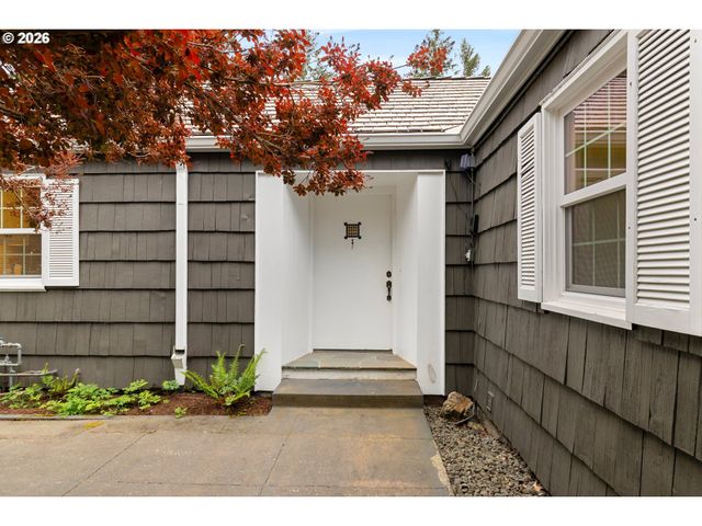 3926 Sw MARTINS Ln, Portland, OR 97239