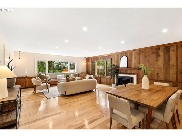 3926 Sw MARTINS Ln, Portland, OR 97239