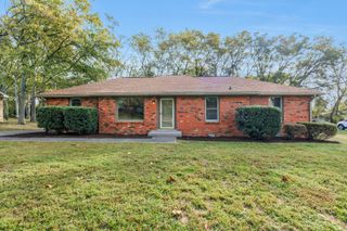 104 Iris Ct, Hendersonville, TN 37075