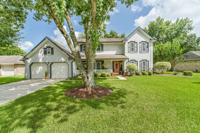 905 Essex Drive, Friendswood, TX 77546