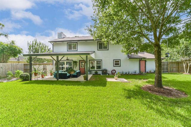 905 Essex Drive, Friendswood, TX 77546