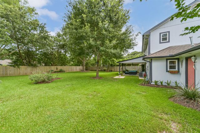 905 Essex Drive, Friendswood, TX 77546