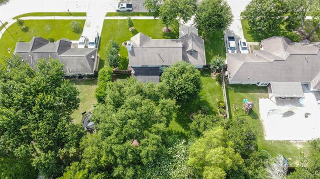 905 Essex Drive, Friendswood, TX 77546