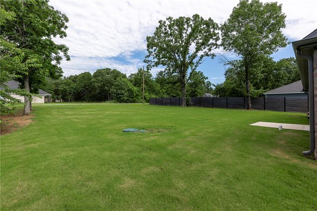 6 Bonhill Lane, Bella Vista, AR 72715