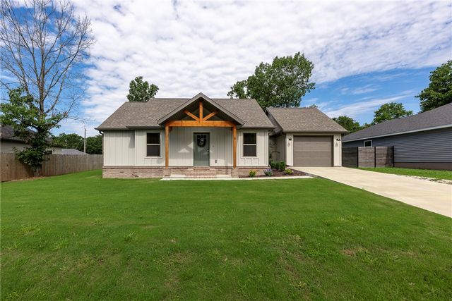 6 Bonhill Lane, Bella Vista, AR 72715