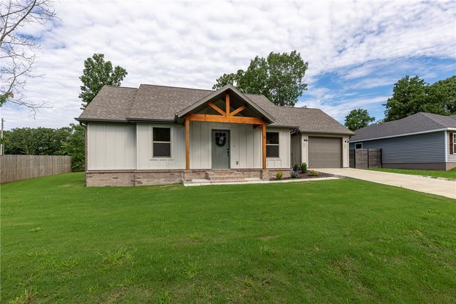 6 Bonhill Lane, Bella Vista, AR 72715