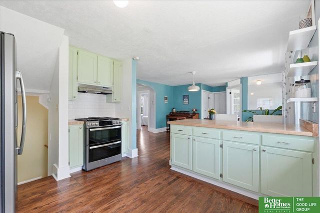 4682 Pierce Street, Omaha, NE 68106