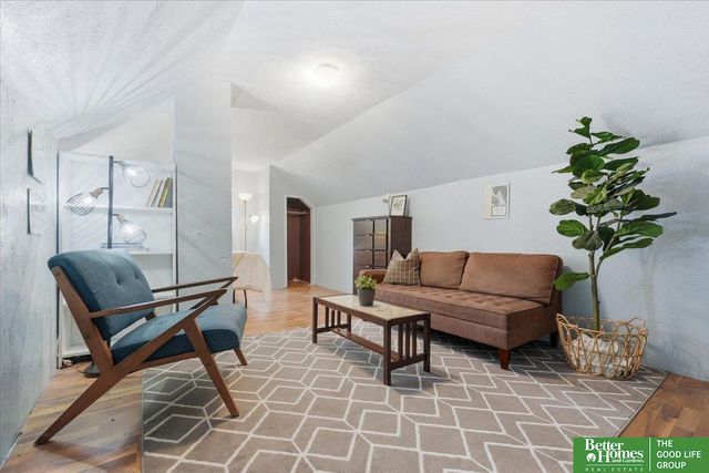 4682 Pierce Street, Omaha, NE 68106