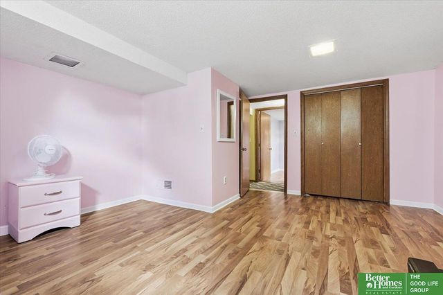 4682 Pierce Street, Omaha, NE 68106