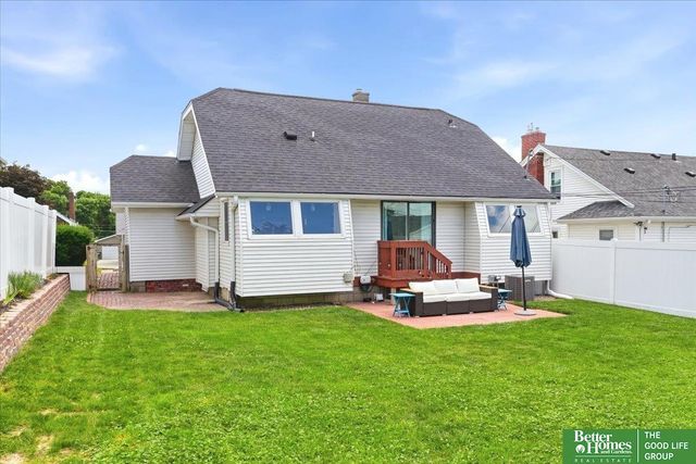 4682 Pierce Street, Omaha, NE 68106