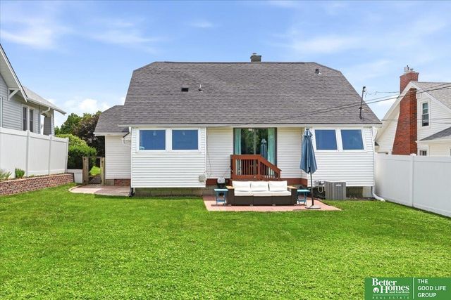 4682 Pierce Street, Omaha, NE 68106
