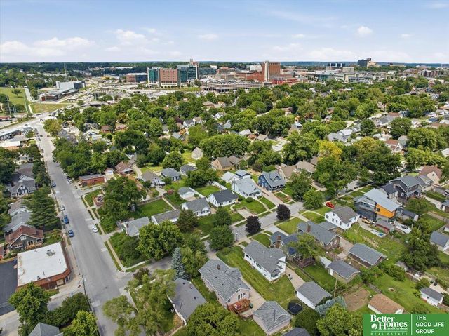 4682 Pierce Street, Omaha, NE 68106