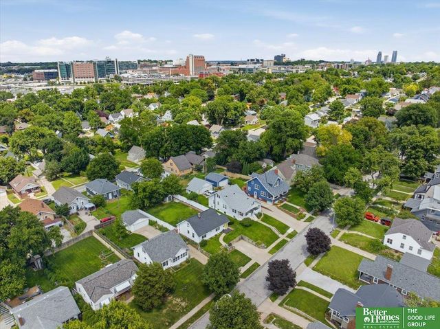 4682 Pierce Street, Omaha, NE 68106