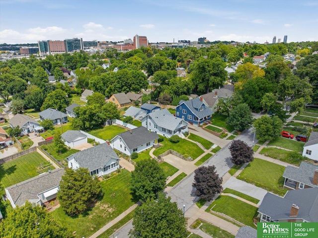 4682 Pierce Street, Omaha, NE 68106