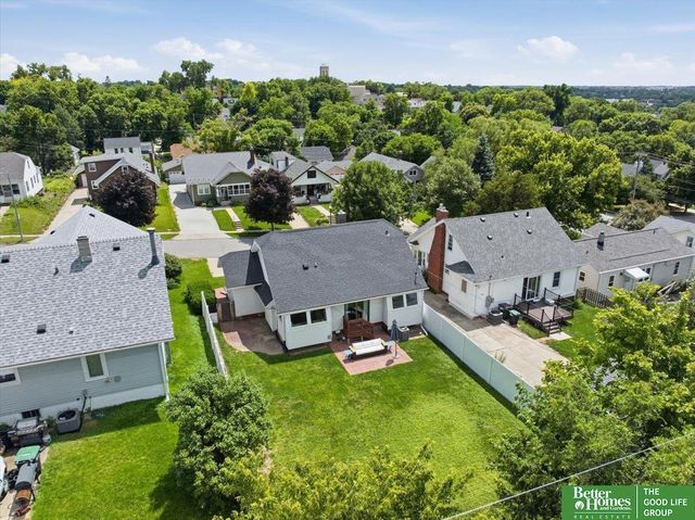 4682 Pierce Street, Omaha, NE 68106