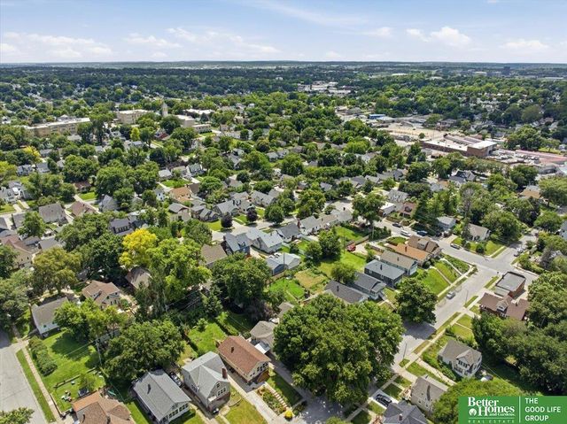 4682 Pierce Street, Omaha, NE 68106