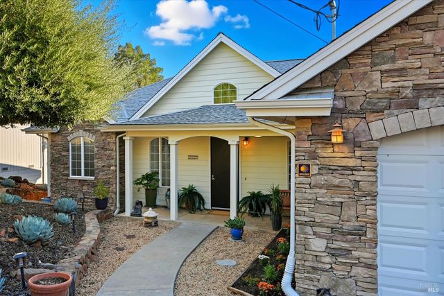 18530 Glenwood Rd, Hidden Valley Lake, CA 95467