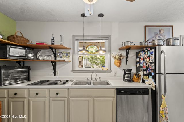 116 SE 8th Street, Oak Island, NC 28465