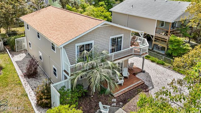 116 SE 8th Street, Oak Island, NC 28465
