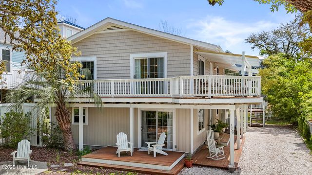 116 SE 8th Street, Oak Island, NC 28465