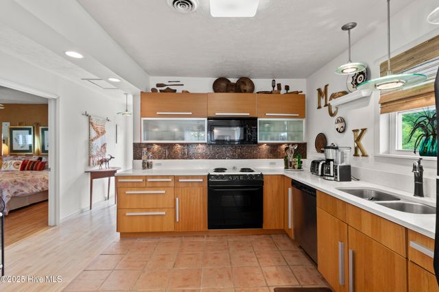 116 SE 8th Street, Oak Island, NC 28465