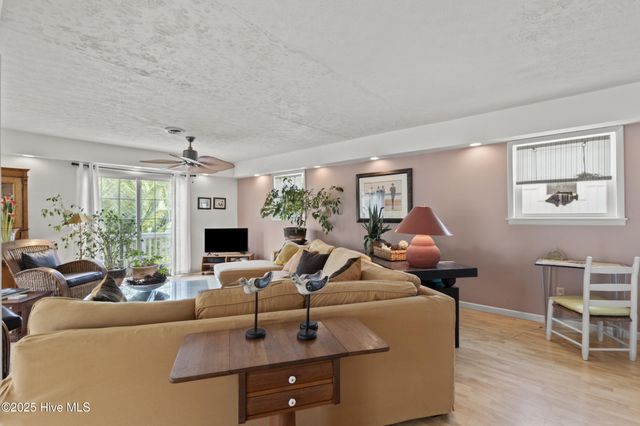 116 SE 8th Street, Oak Island, NC 28465