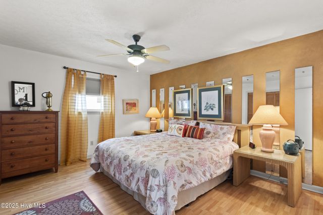 116 SE 8th Street, Oak Island, NC 28465