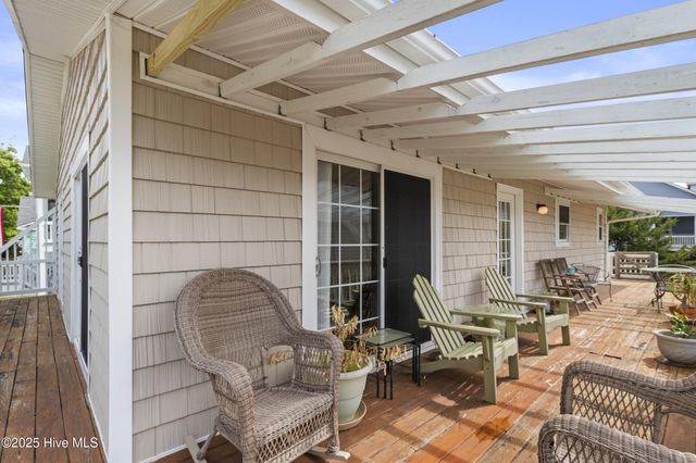 116 SE 8th Street, Oak Island, NC 28465