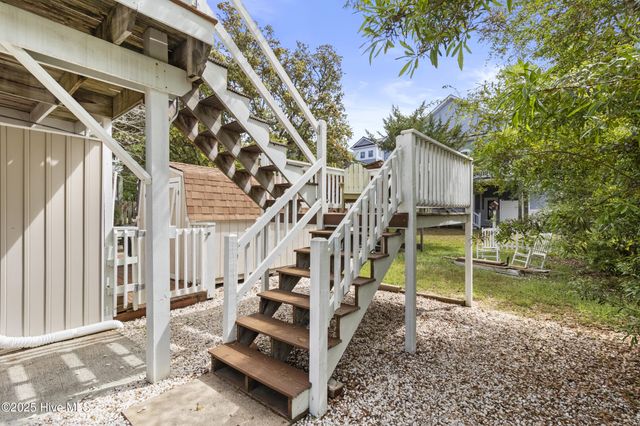 116 SE 8th Street, Oak Island, NC 28465