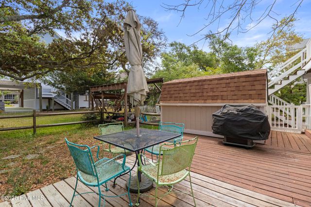 116 SE 8th Street, Oak Island, NC 28465