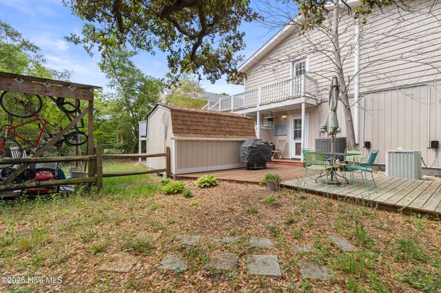 116 SE 8th Street, Oak Island, NC 28465