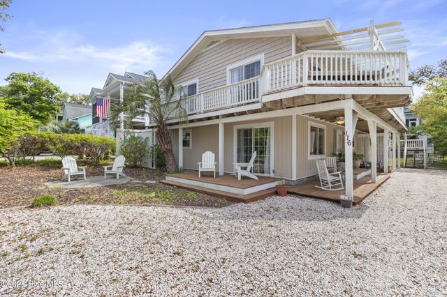 116 SE 8th Street, Oak Island, NC 28465