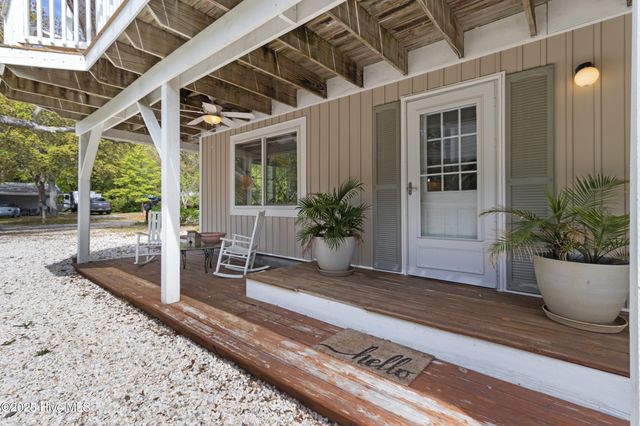 116 SE 8th Street, Oak Island, NC 28465