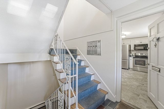 119 Emerson Gardens Rd 119, Lexington, MA 02420