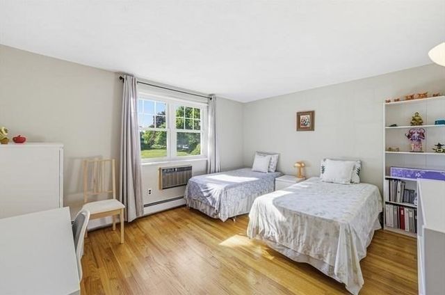 119 Emerson Gardens Rd 119, Lexington, MA 02420