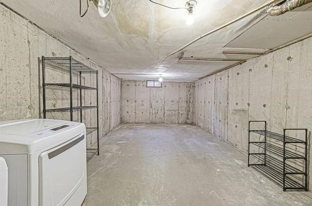 119 Emerson Gardens Rd 119, Lexington, MA 02420
