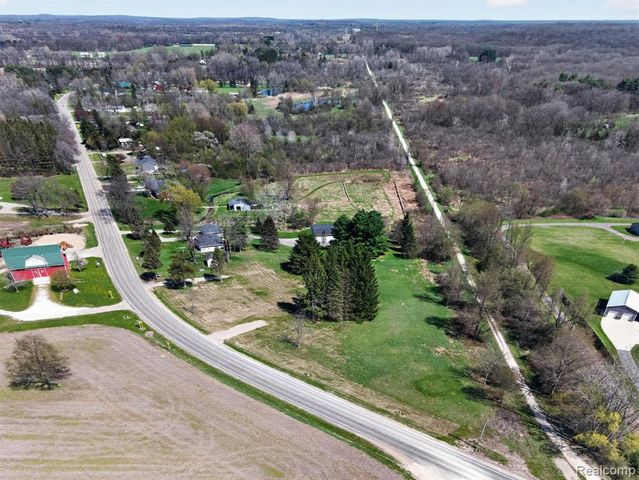 VL 2.86 Acres W M-36, Pinckney, MI 48169