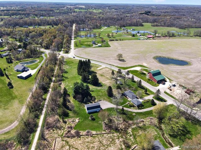 VL 2.86 Acres W M-36, Pinckney, MI 48169