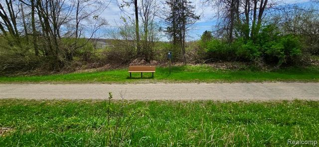 VL 2.86 Acres W M-36, Pinckney, MI 48169