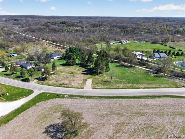 VL 2.86 Acres W M-36, Pinckney, MI 48169