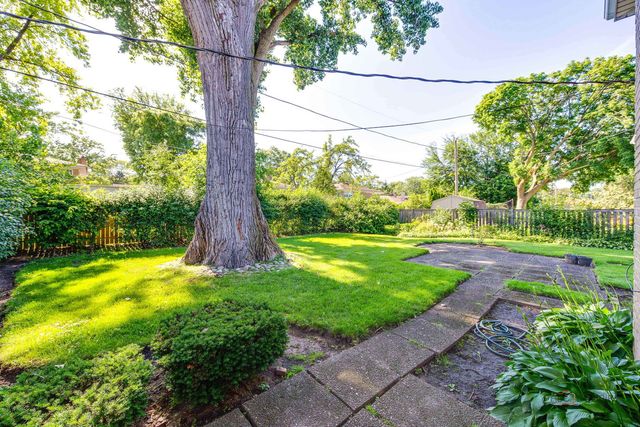 9230 N Major Avenue, Morton Grove, IL 60053