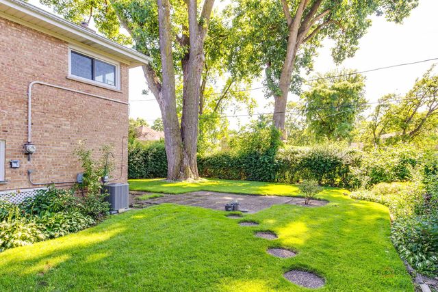 9230 N Major Avenue, Morton Grove, IL 60053